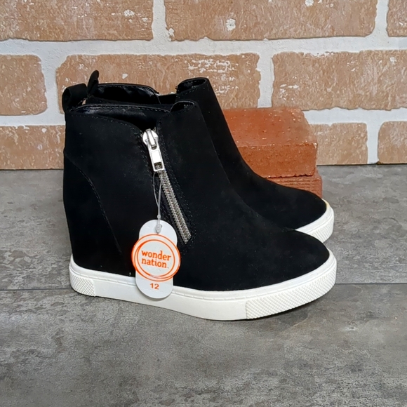 wonder nation Other - NWT Girl's Wonder Nation Platform Sneaker
